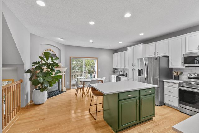13892 52nd Avenue N, Plymouth, MN 55446