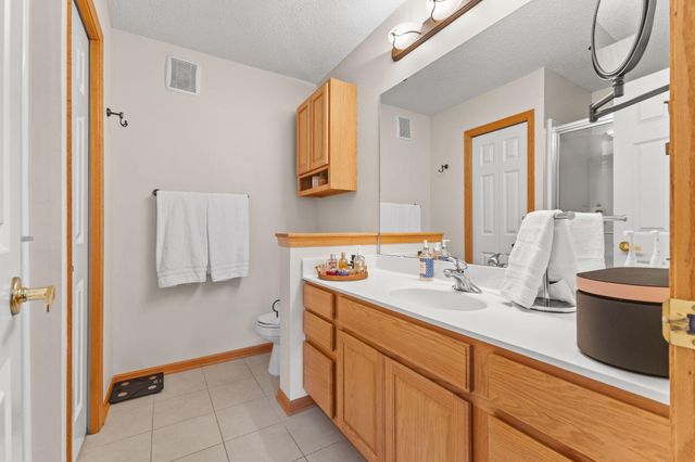 13892 52nd Avenue N, Plymouth, MN 55446