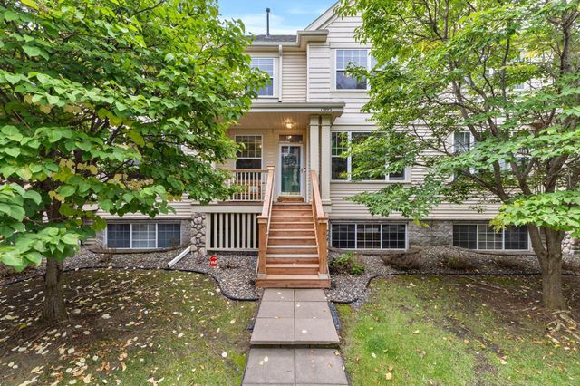 13892 52nd Avenue N, Plymouth, MN 55446