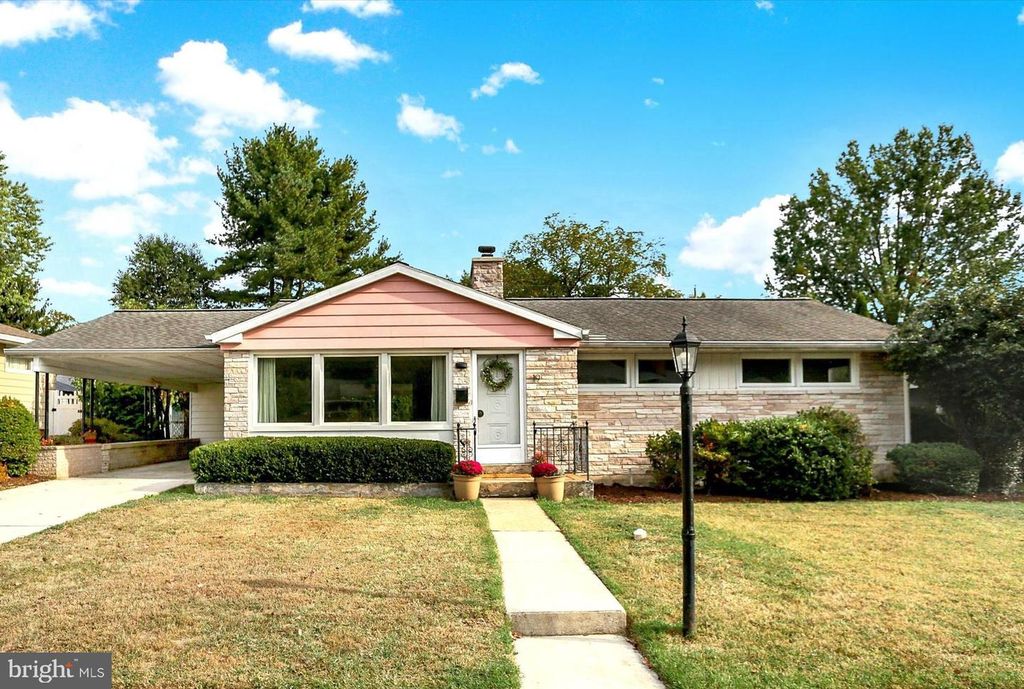19 CORNELL DR, Camp Hill, PA 17011