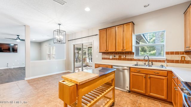1618 TIMBER CROSSING Lane, Jacksonville, FL 32225