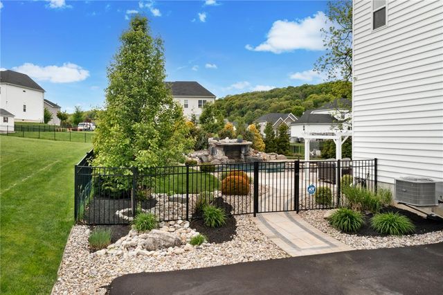 6436 Fox Glove Lane, Upper Saucon Twp, PA 18034