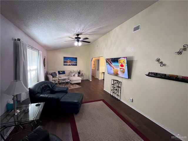 840 Santa Anna Drive, Alamo, TX 78516
