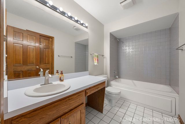 526 E Highland Avenue, Villa Park, IL 60181