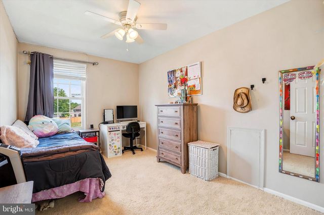 37 COPPERLEAF DR, Newtown, PA 18940