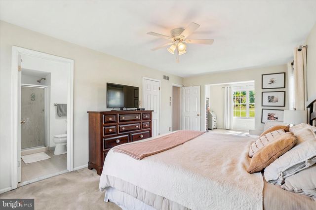 37 COPPERLEAF DR, Newtown, PA 18940