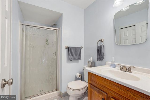 37 COPPERLEAF DR, Newtown, PA 18940