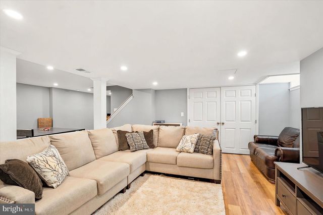 37 COPPERLEAF DR, Newtown, PA 18940