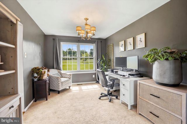 37 COPPERLEAF DR, Newtown, PA 18940
