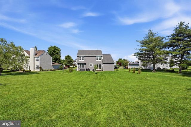 37 COPPERLEAF DR, Newtown, PA 18940