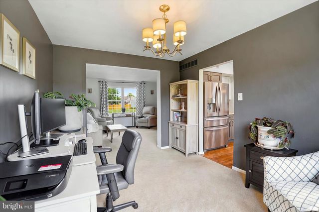37 COPPERLEAF DR, Newtown, PA 18940