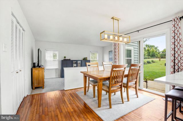 37 COPPERLEAF DR, Newtown, PA 18940