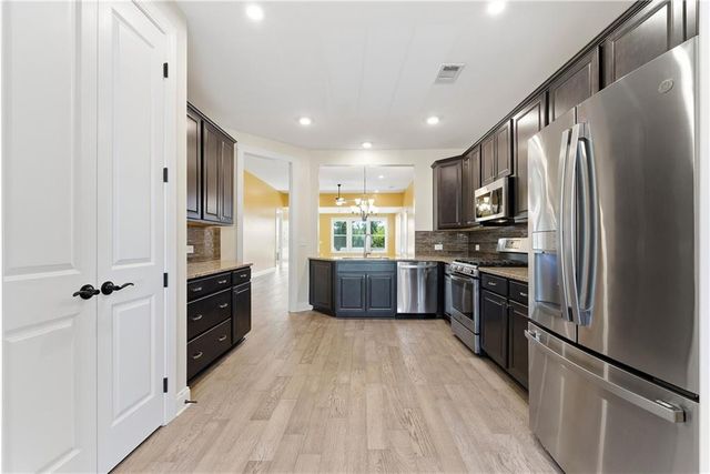 321 Cottonwood Circle, Peachtree City, GA 30269