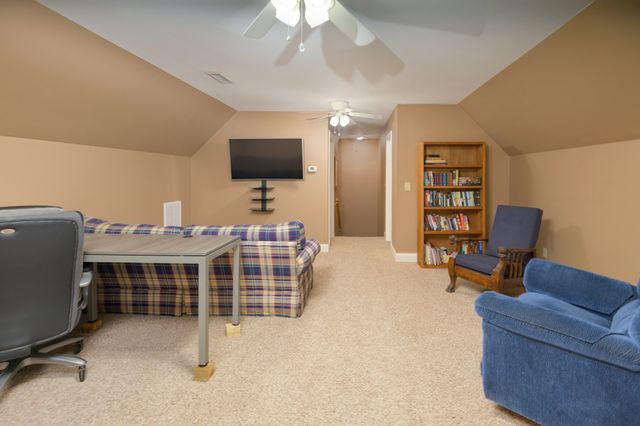 750 Davis Spring Rd, Tullahoma, TN 37388