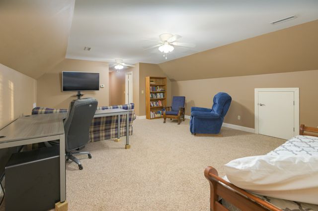 750 Davis Spring Rd, Tullahoma, TN 37388