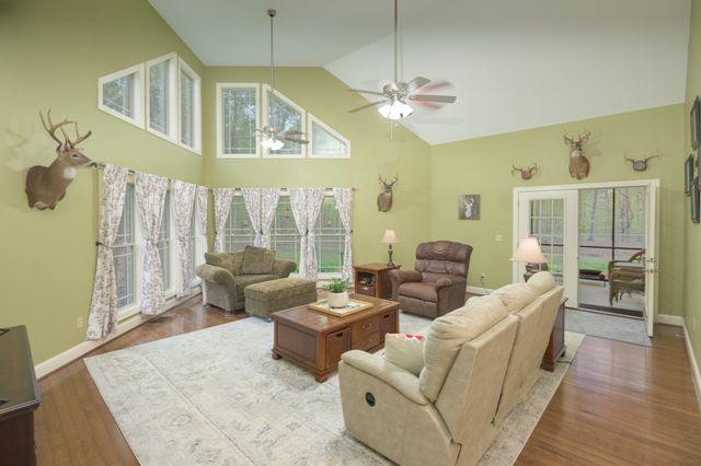 750 Davis Spring Rd, Tullahoma, TN 37388