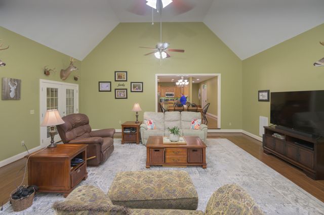 750 Davis Spring Rd, Tullahoma, TN 37388