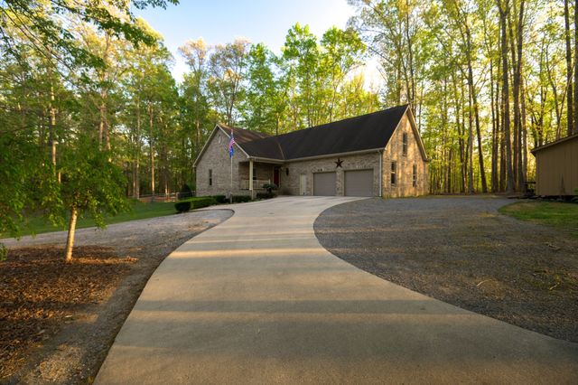 750 Davis Spring Rd, Tullahoma, TN 37388