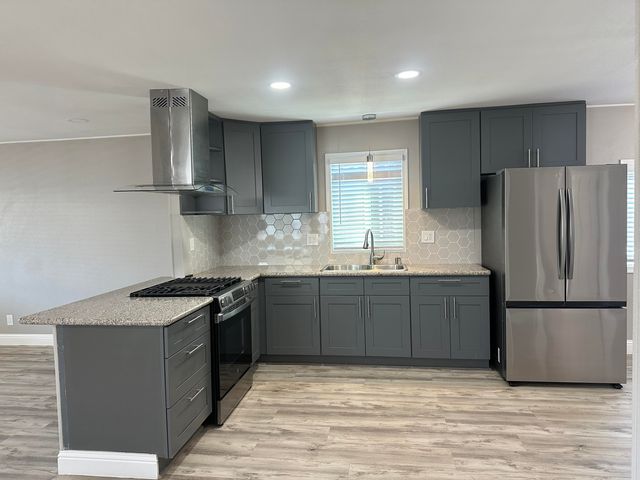 720 E Worth Space 76 Avenue, Porterville, CA 93257