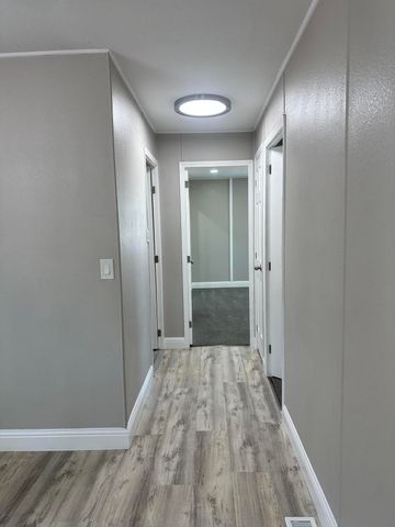 720 E Worth Space 76 Avenue, Porterville, CA 93257