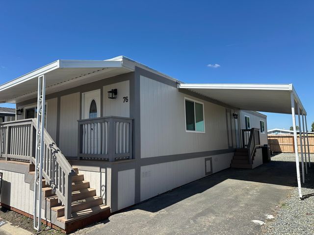 720 E Worth Space 76 Avenue, Porterville, CA 93257