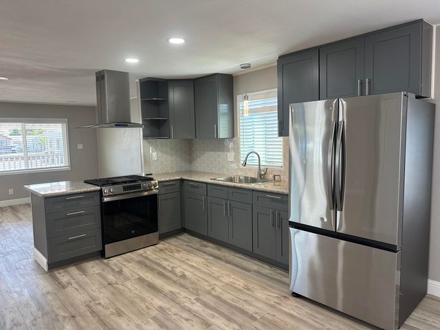 720 E Worth Space 76 Avenue, Porterville, CA 93257