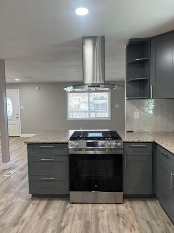 720 E Worth Space 76 Avenue, Porterville, CA 93257