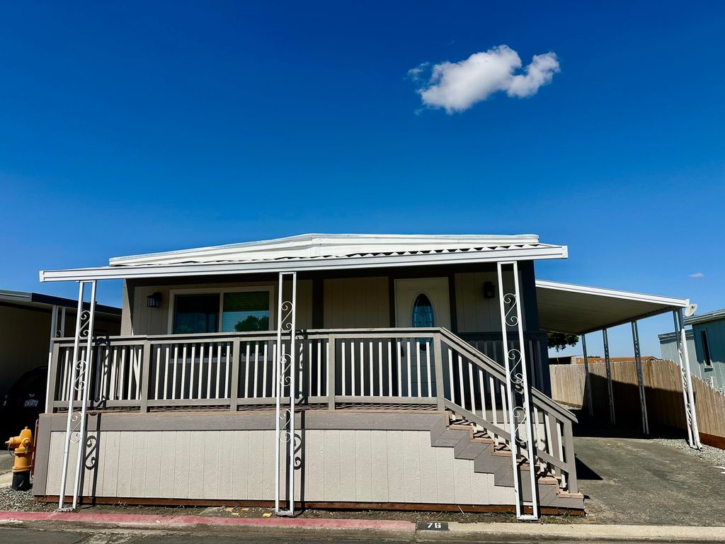 720 E Worth Space 76 Avenue, Porterville, CA 93257