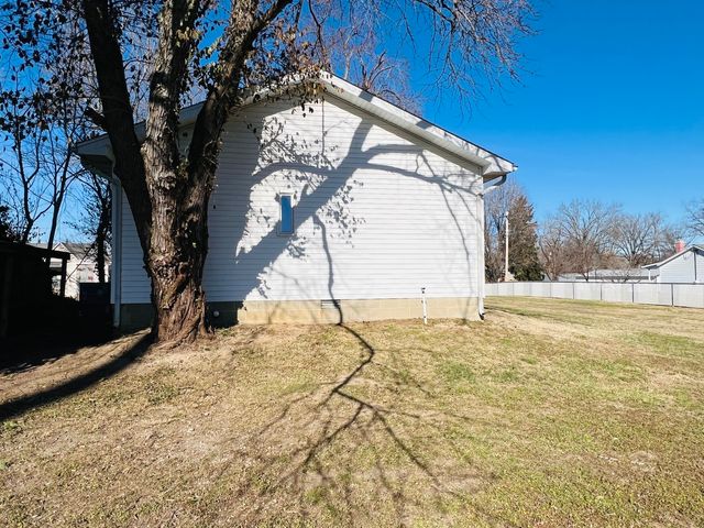1007 Murphy Street, Eldorado, IL 62930