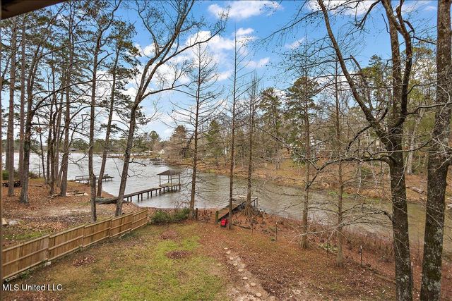 806 E Dewey Camp Drive, Florence, MS 39073