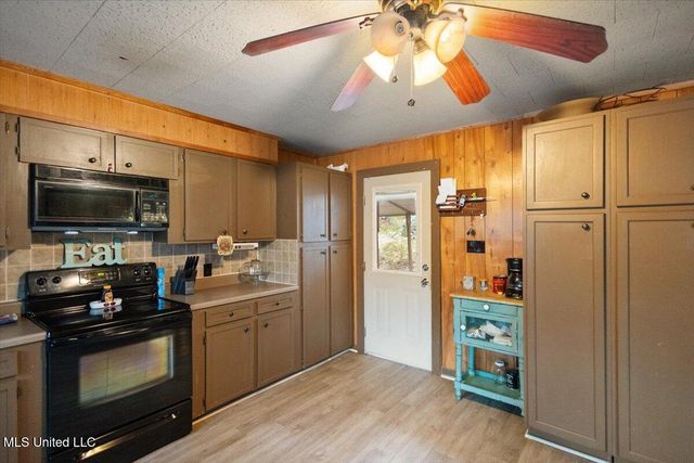 806 E Dewey Camp Drive, Florence, MS 39073