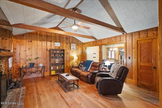 806 E Dewey Camp Drive, Florence, MS 39073