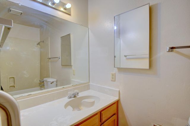 823 La Luz Drive, Belen, NM 87002