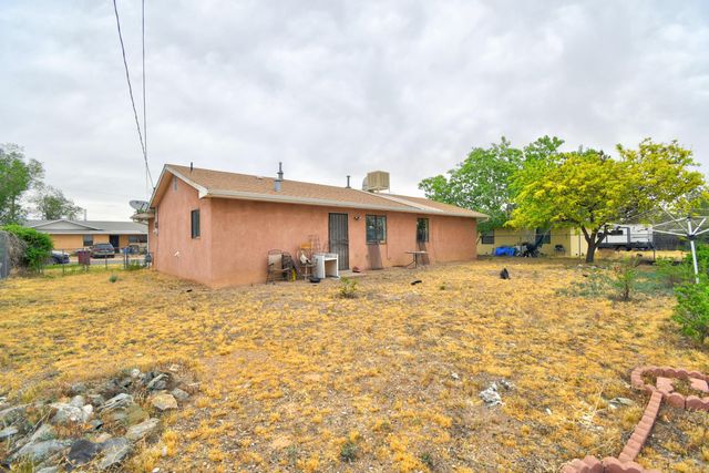 823 La Luz Drive, Belen, NM 87002