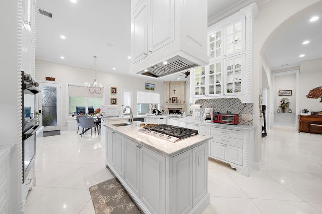 9761 Westview Drive, Houston, TX 77055