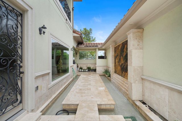 9761 Westview Drive, Houston, TX 77055