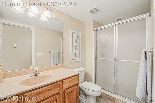 37860 Jefferson Avenue, Harrison Twp, MI 48045