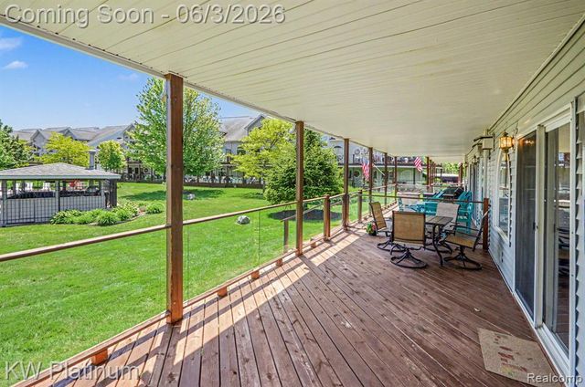 37860 Jefferson Avenue, Harrison Twp, MI 48045