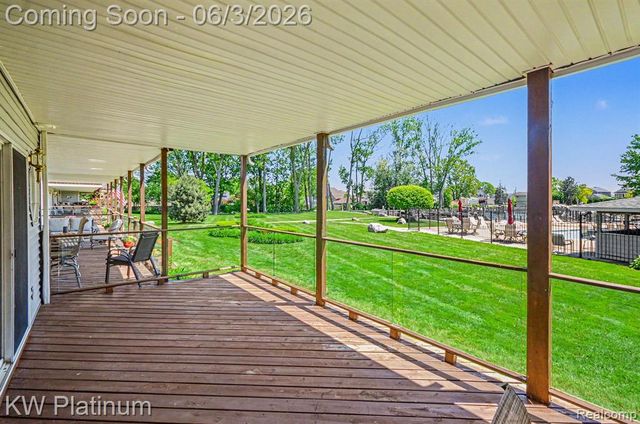 37860 Jefferson Avenue, Harrison Twp, MI 48045