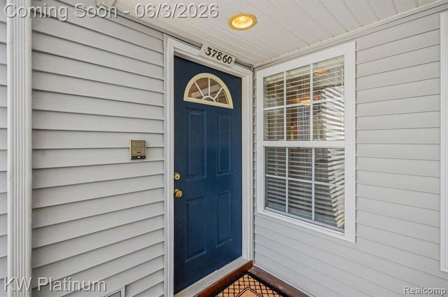 37860 Jefferson Avenue, Harrison Twp, MI 48045