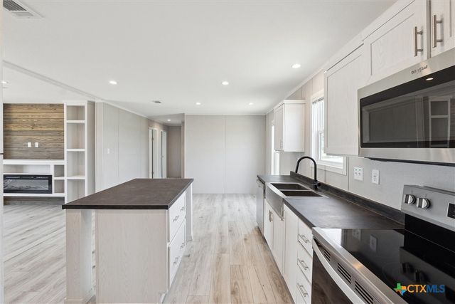 1287 County Road 402, Flatonia, TX 78941