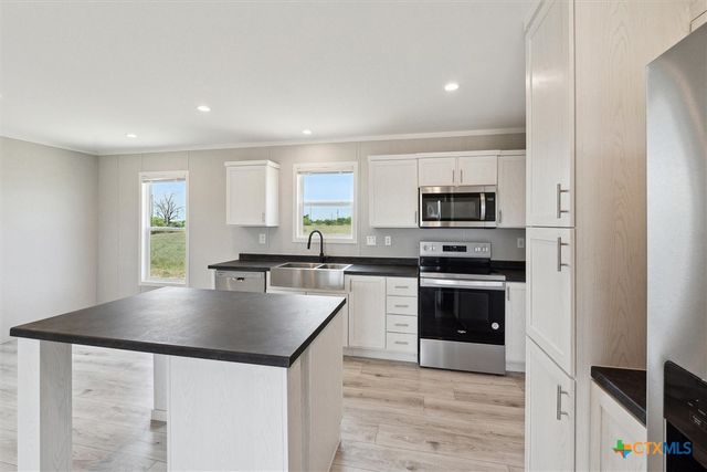 1287 County Road 402, Flatonia, TX 78941