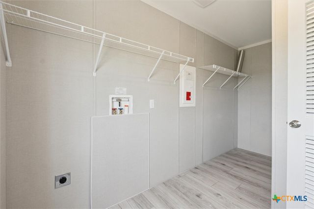 1287 County Road 402, Flatonia, TX 78941