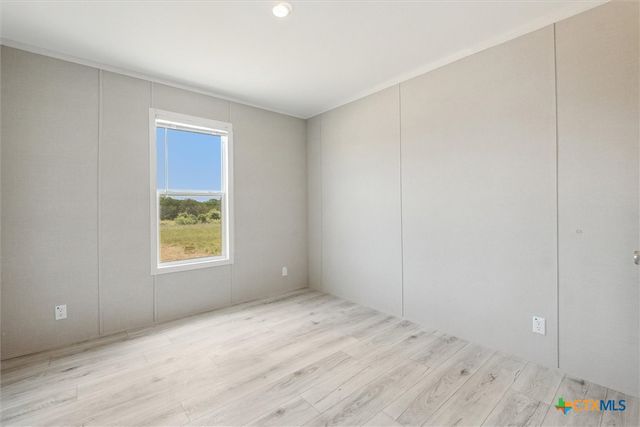 1287 County Road 402, Flatonia, TX 78941