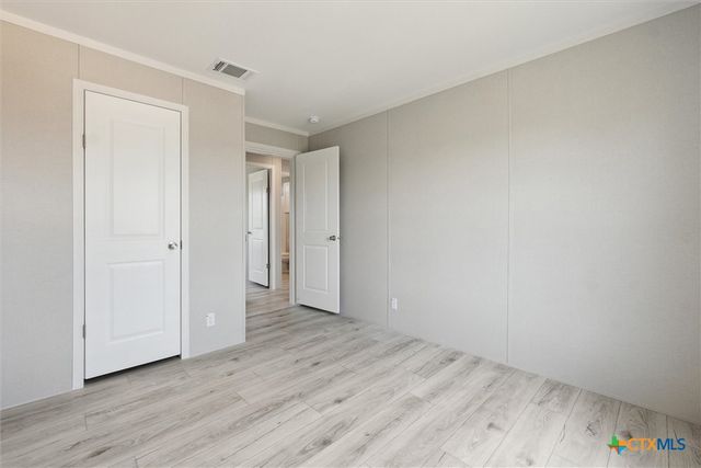 1287 County Road 402, Flatonia, TX 78941