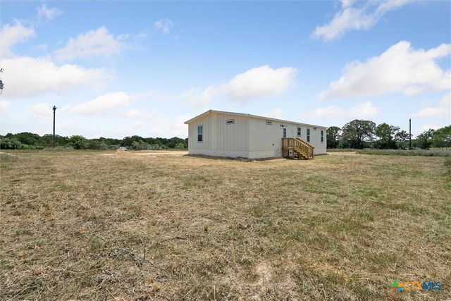 1287 County Road 402, Flatonia, TX 78941