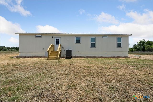 1287 County Road 402, Flatonia, TX 78941