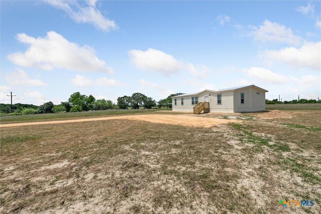 1287 County Road 402, Flatonia, TX 78941