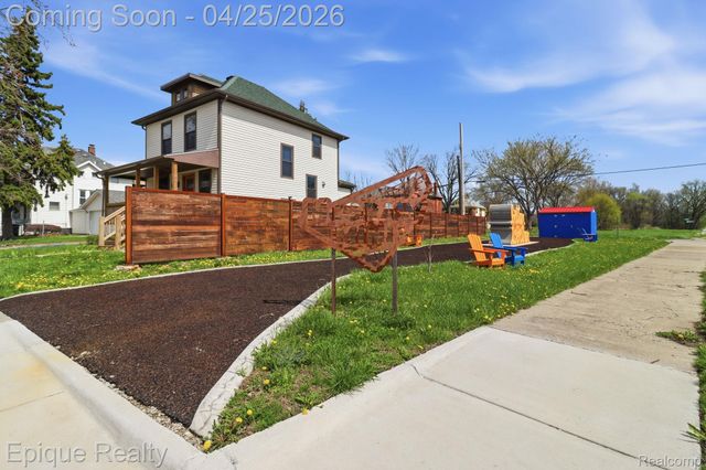 6195 16th Street, Detroit, MI 48208