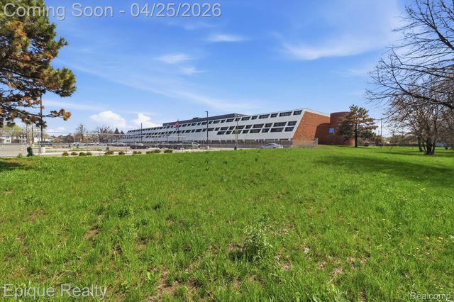 6195 16th Street, Detroit, MI 48208